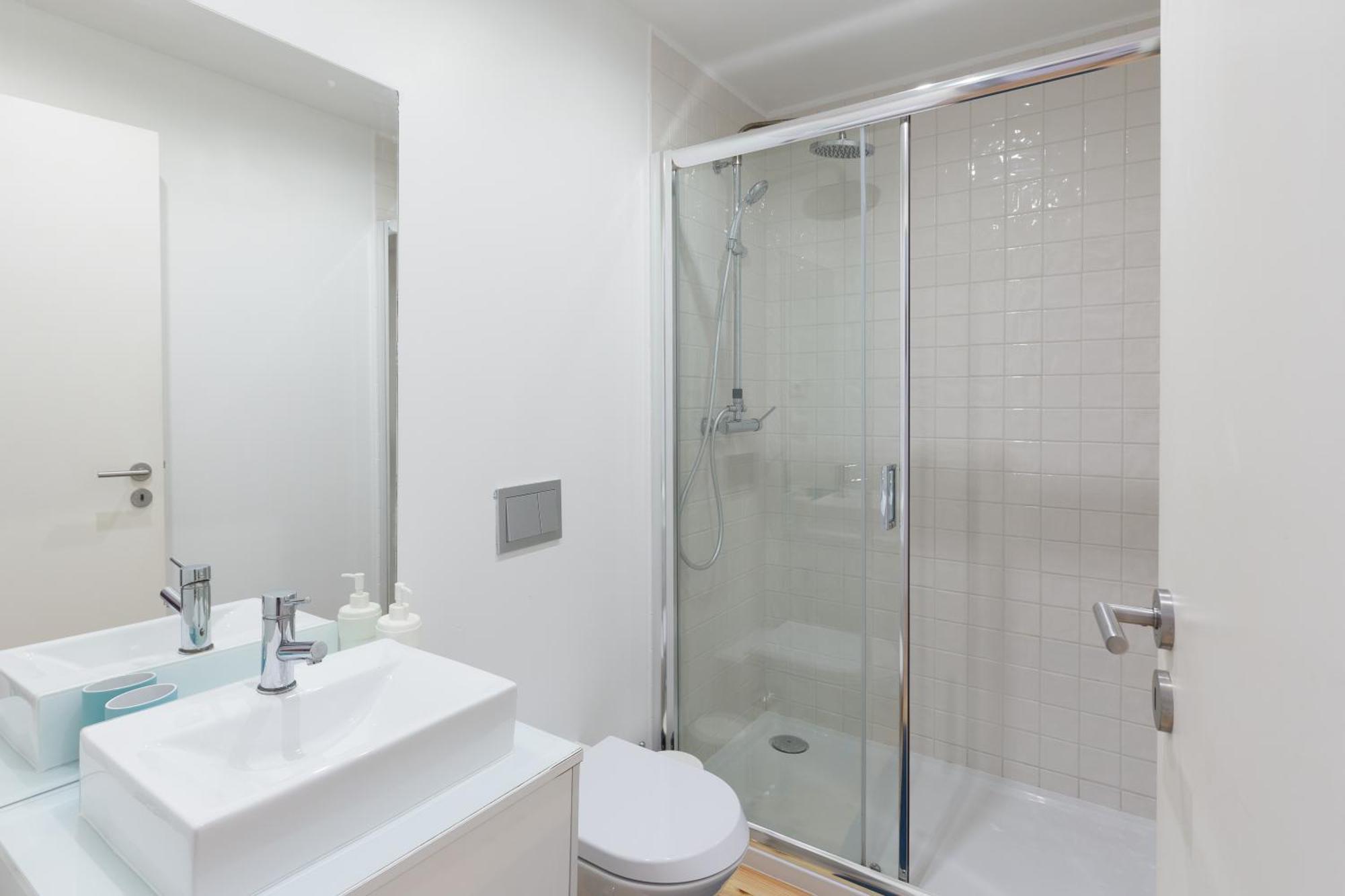 Spacious Bright Flat W/ Terrace By Host Wise Apartamento *