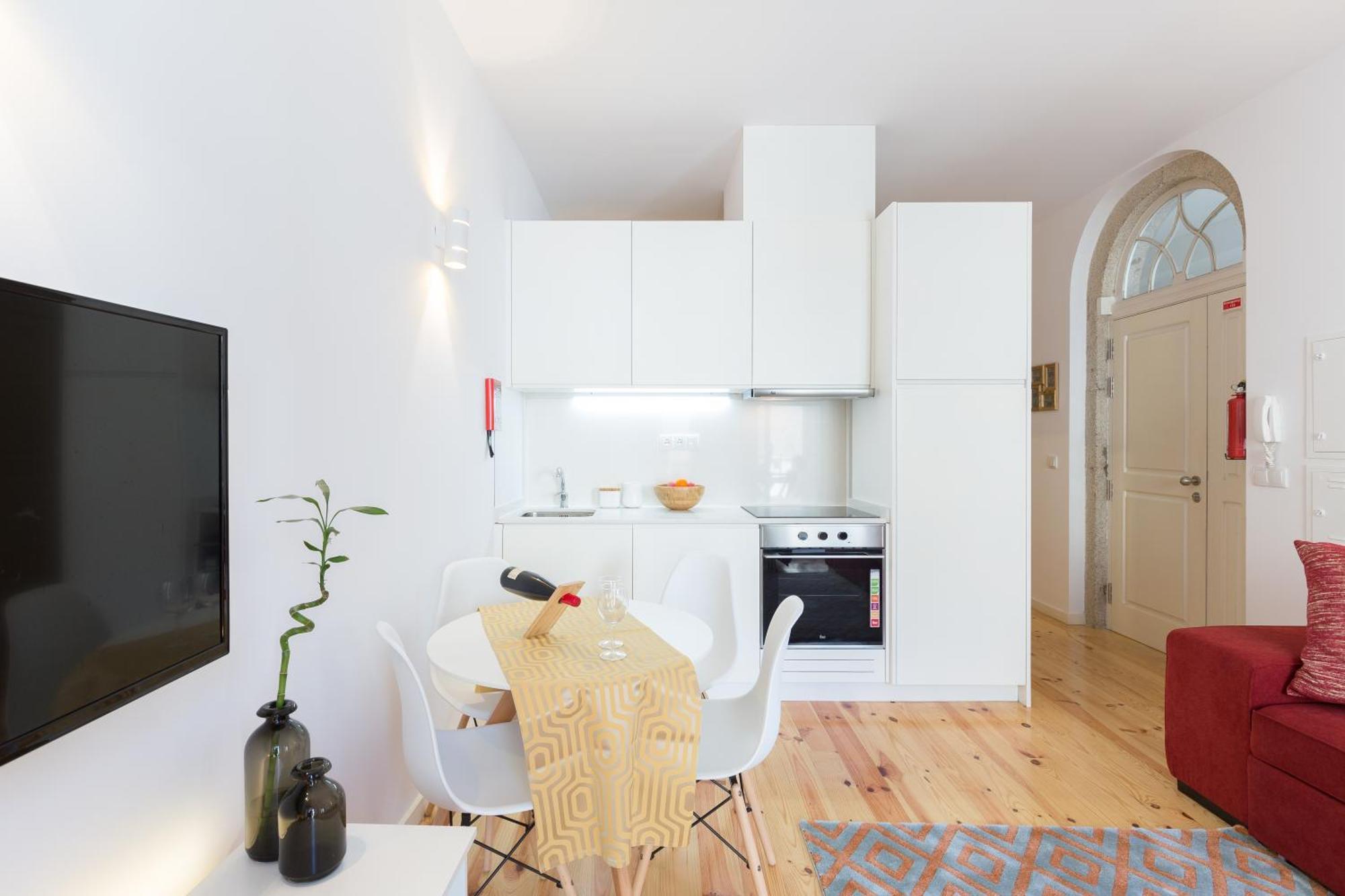 Spacious Bright Flat W/ Terrace By Host Wise Apartamento